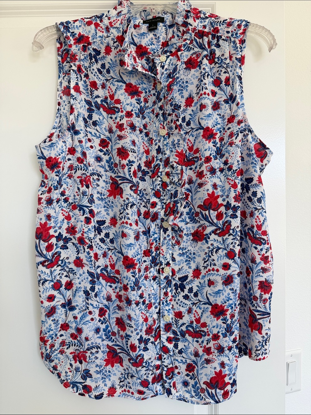 Ann Taylor Red, Blue & White Floral Sleeveless Button-Front Camisole